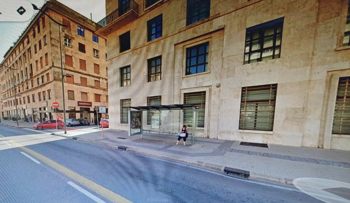 Fermata bus Piazza Vittoria 2